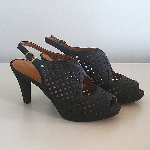Clarks Heels - Picture 2 of 5